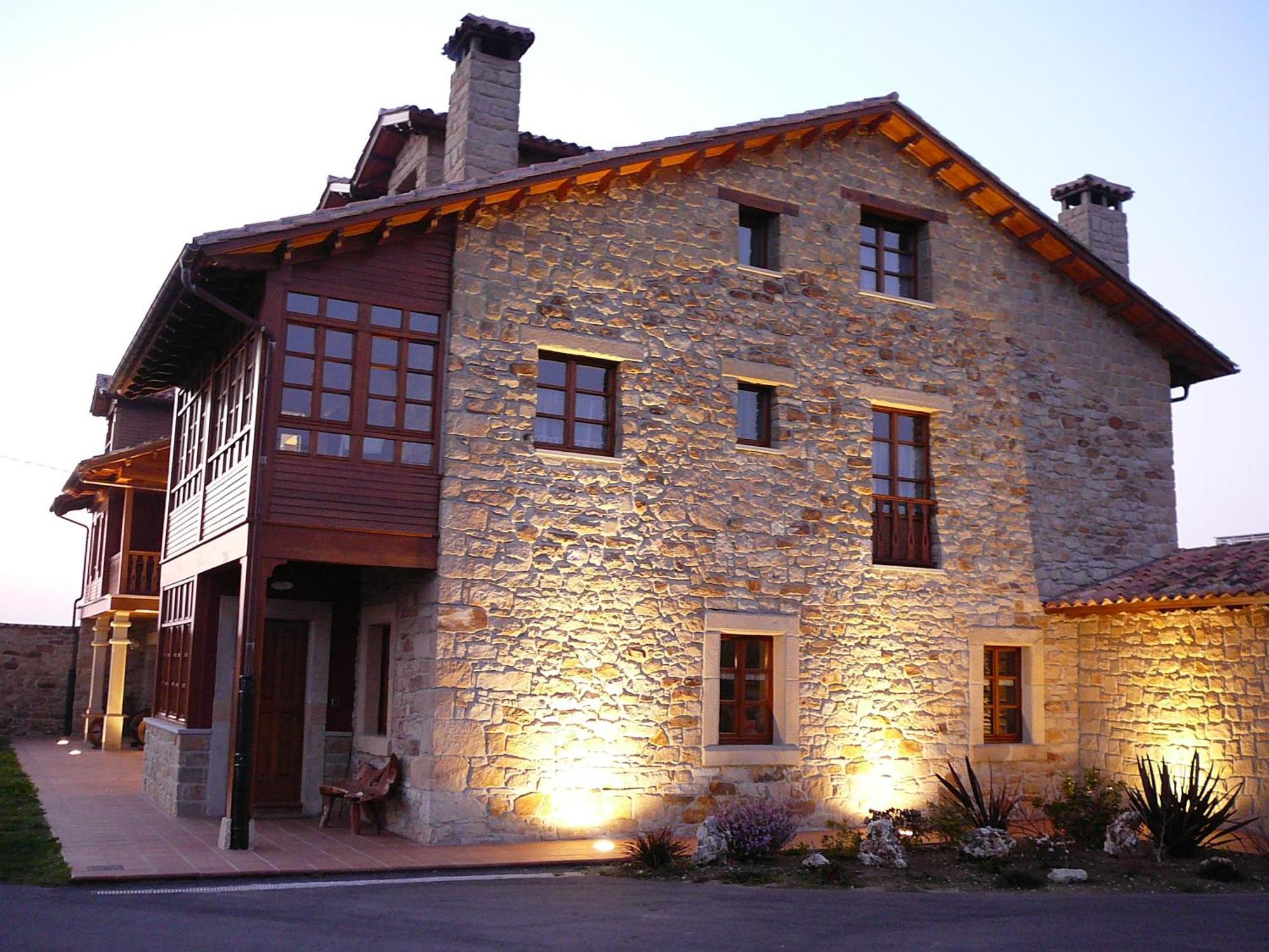 Hotel Casona De Tresali 3*